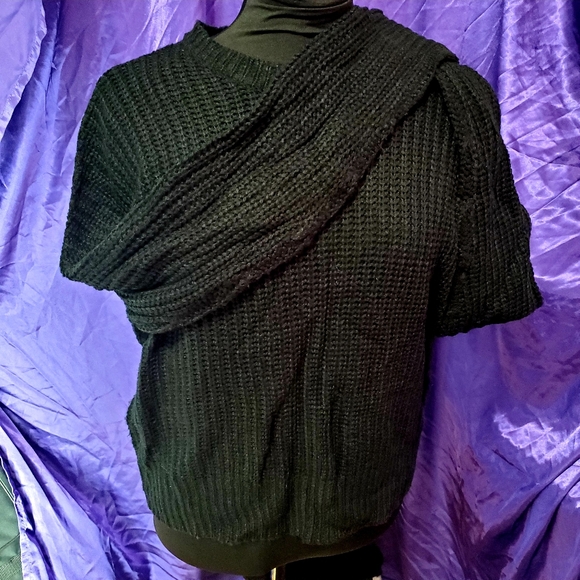 Black Sweater - Picture 2 of 3